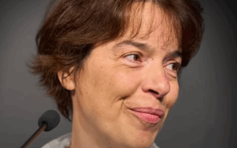 Suicidio assistito, morta la giornalista Laura Santi: “Pretendete una buona legge”
