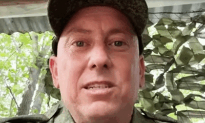 Scappa dagli Usa per sfuggire all'ideologia "woke" e si ritrova a combattere con l'esercito di Putin