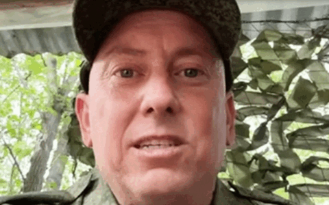 Scappa dagli Usa per sfuggire all’ideologia “woke” e si ritrova a combattere con l’esercito di Putin