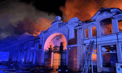 Bombardata Odessa, distrutto lo storico mercato. Kiev risponde con un raid a Sochi: due morti