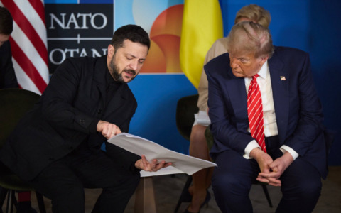 Trump-Putin in Alaska, -2 al vertice. Zelensky non arretra: “Non cedo il Donbass”