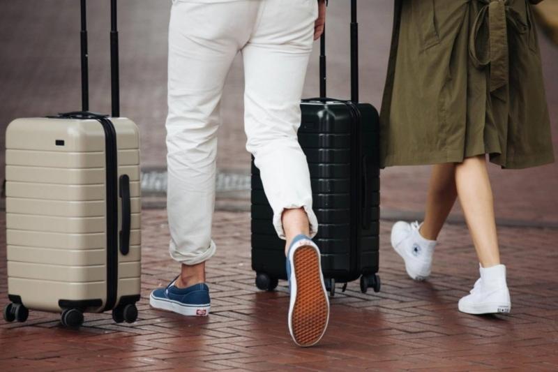 Da oggi via ai nuovi limiti per i liquidi nel bagaglio a mano: cosa cambia e in quali aeroporti