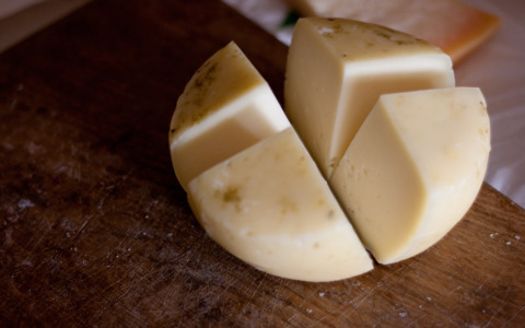 Escherichia coli nel formaggio: prodotto e lotti ritirati (da non mangiare)