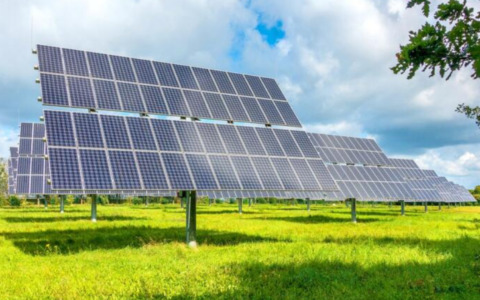 La Lombardia guida la battaglia contro la “svendita” dei terreni agricoli in favore del fotovoltaico