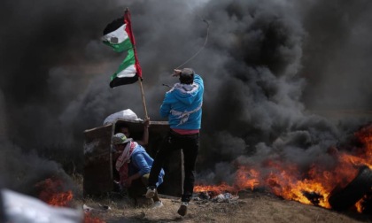 Raid di Israele su un sito distribuzione dell'acqua, 6 bambini morti