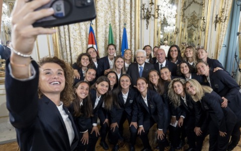 Le ragazze della Nazionale femminile da Mattarella: “Avete onorato l’Italia”