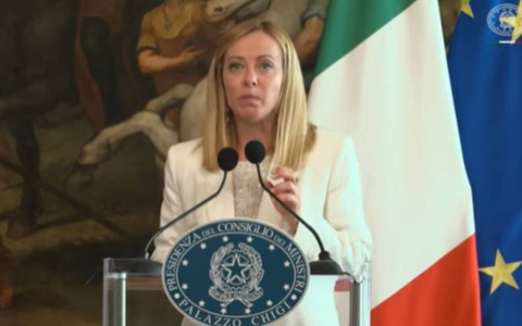 Meloni: “Bene il cambio di postura di Trump con Putin, aumentare la pressione sulla Russia”