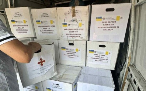 Ucraina, Papa Leone XIV manda pacchi di cibo nelle case delle famiglie di Kharkiv
