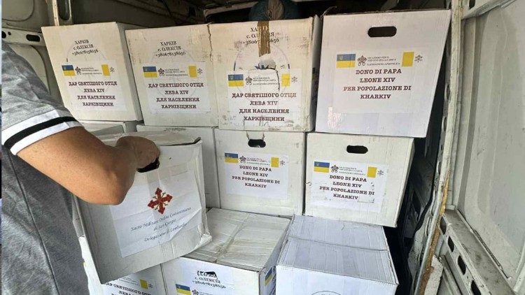Ucraina, Papa Leone XIV manda pacchi di cibo nelle case delle famiglie di Kharkiv