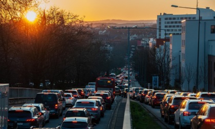Mercato usato giugno 2025: auto a +1,7%, moto a +13,7%