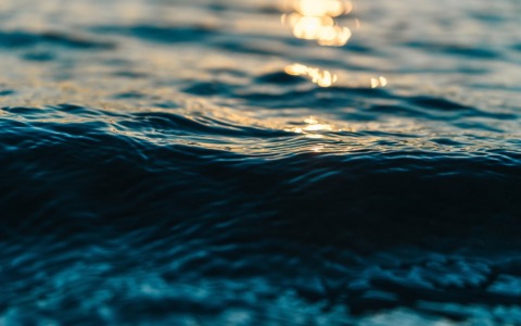 Il Mediterraneo ribolle: la crisi climatica piega il Mare Nostrum