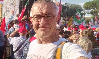 Don Capovilla bloccato in aeroporto a Tel Aviv ed espulso da Israele: "Sto bene, ma servono sanzioni"