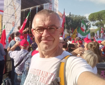 Don Capovilla bloccato in aeroporto a Tel Aviv ed espulso da Israele: “Sto bene, ma servono sanzioni”
