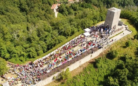 Sant’Anna di Stazzema, Mattarella: “Eccidio pungolo per respingere la violenza”