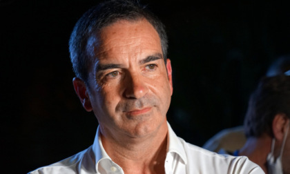 Calabria: il presidente Occhiuto (indagato per corruzione) si dimette, ma si ricandida