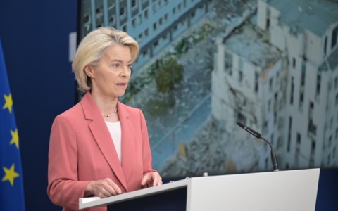 Von der Leyen sente Trump e Zelensky: “Putin deve negoziare”