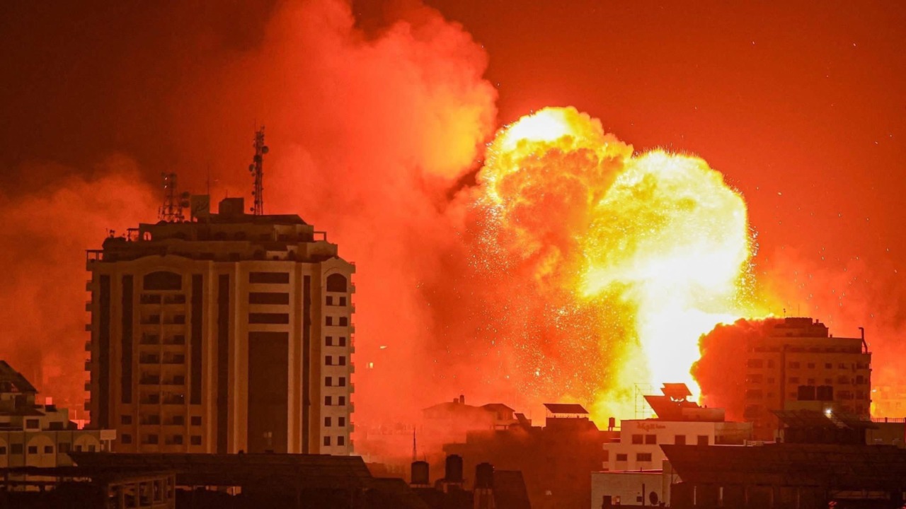 Israele intensifica gli attacchi a Gaza: un milione di palestinesi in fuga