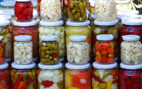 Botulismo e sicurezza alimentare: Meritocrazia Italia invita all’attenzione e alla informazione