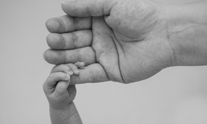 Congedo di paternità per la madre intenzionale, Meritocrazia Italia: ora tocca al Parlamento