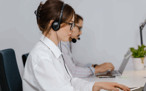 Finti call center italiani che chiamano dall’estero: svolta Agcom del 19 agosto contro il telemarketing aggressivo, ci siamo