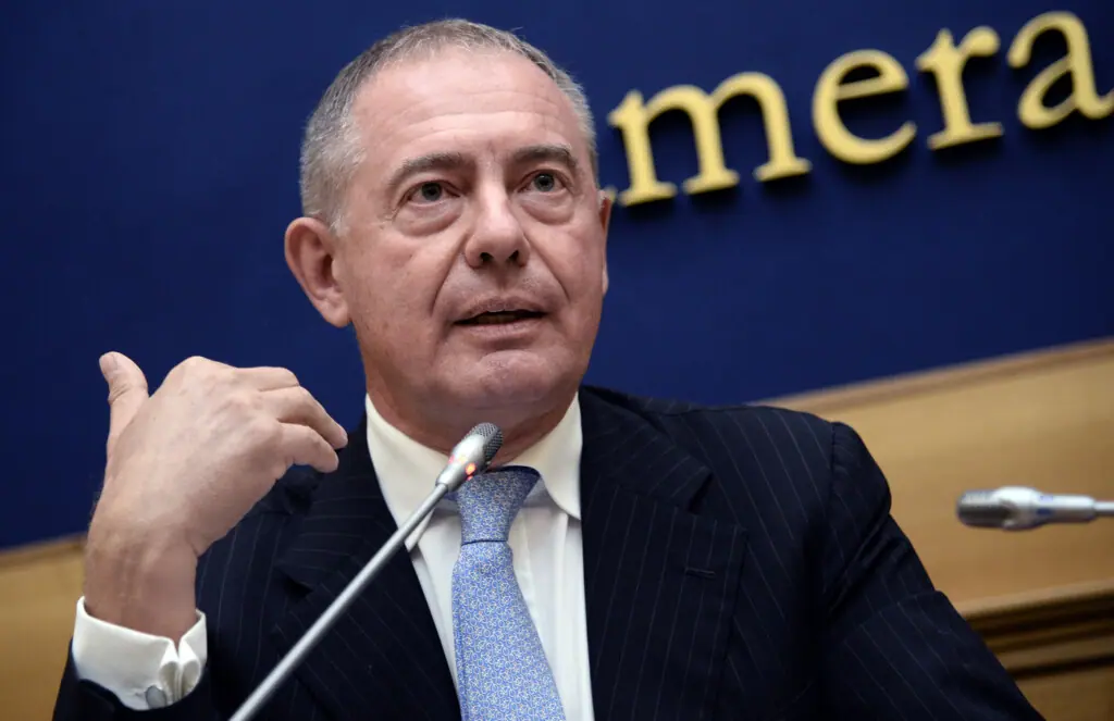 Urso: “Accordo di programma ex Ilva il 12 agosto”