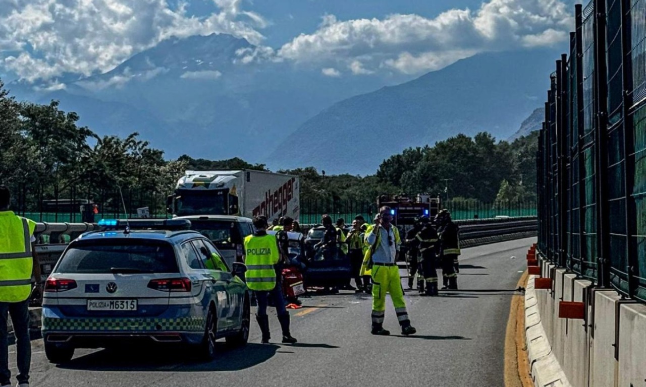 Anziano di 88 anni imbocca contromano l’Autostrada e provoca un incidente: un morto e tre feriti