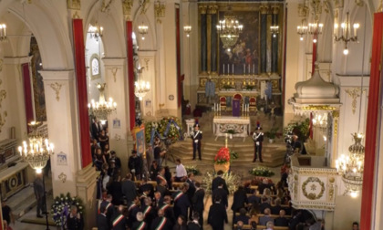 Funerale Pippo Baudo: migliaia di persone per l'ultimo saluto