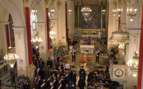 Funerale Pippo Baudo: migliaia di persone per l’ultimo saluto