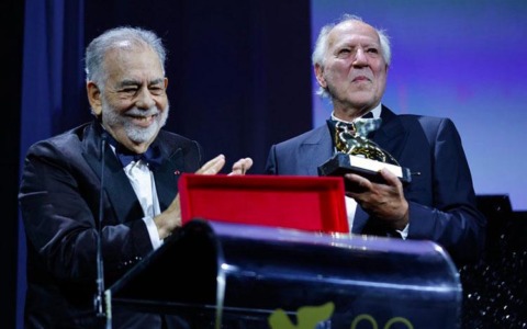Mostra del cinema di Venezia: Coppola premia Herzog e Sorrentino presenta “La Grazia”. Oggi Stone e Clooney