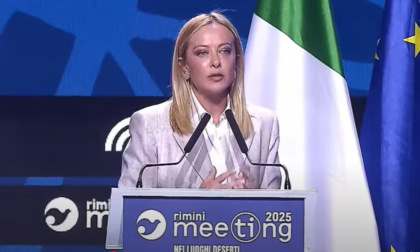 Standing ovation al Meeting di Cl per la premier: “Nella prossima Manovra ci vogliamo concentrare sul ceto medio”