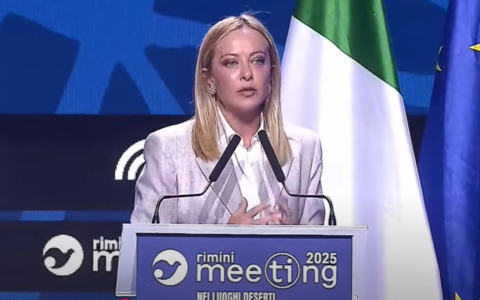 Standing ovation al Meeting di Cl per la premier: “Nella prossima Manovra ci vogliamo concentrare sul ceto medio”