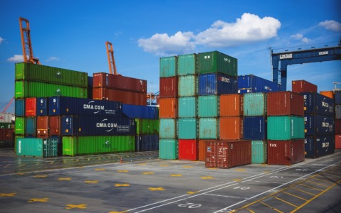 Vola a +2% l’export italiano: ordini dall’estero, corsa contro il tempo prima dei dazi di Trump