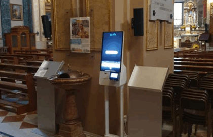 Le offerte in chiesa si faranno col bancomat: arrivano i totem per le donazioni