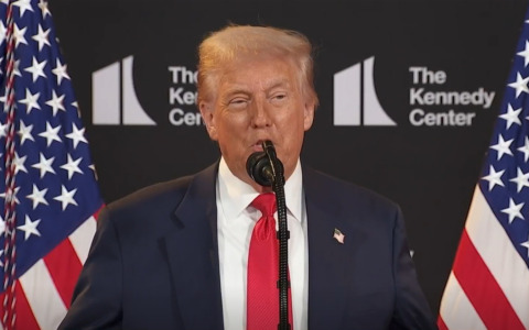Trump: “Improbabile incontro Putin-Zelensky, forse Mosca e Kiev devono combattere ancora”