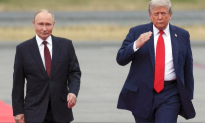 Vertice in Alaska: “Accordo finalmente possibile” per Meloni, l’opposizione parla di “sottomissione” a Putin
