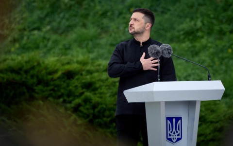 Si allontana il vertice Putin-Zelensky. Trump fa un passo indietro: “Come mischiare olio e aceto”