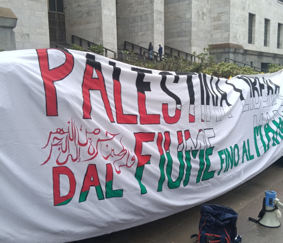 La maschera del Teatro alla Scala licenziata per “Palestina libera” rifiuta l’indennizzo: “Voglio essere reintegrata”