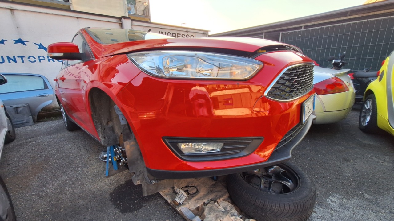 Ford di soli 8 anni: si rompe il motore, ma il pezzo di ricambio non si trova