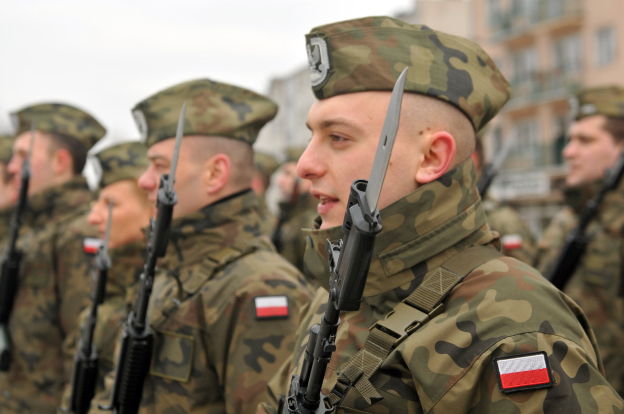 La Polonia schiera 40mila soldati al confine, 10mila sono militari Nato