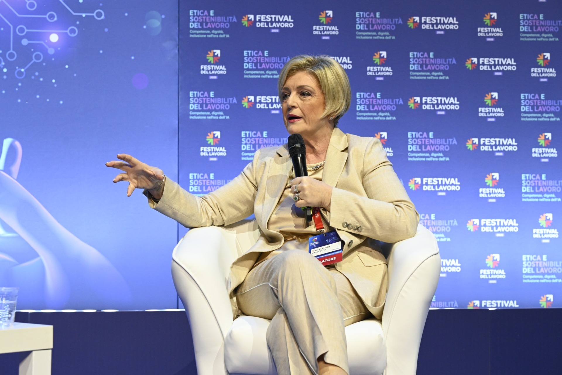 Calderone boccia il salario minimo: "È una risposta inadeguata, rischia di deprimere i salari"