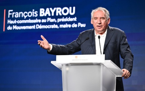 Francia, crolla il governo Bayrou: Macron cerca il successore