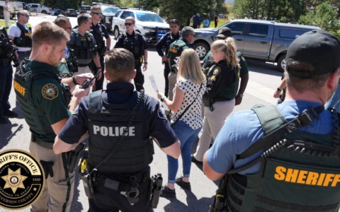 Tornano le sparatorie nelle scuole in America: tre studenti feriti a Denver, in Colorado