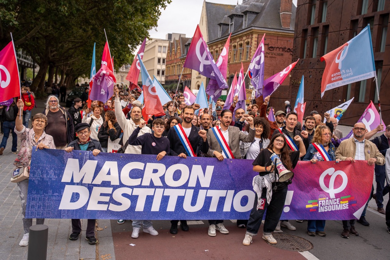 Francia, un milione in piazza: “Il problema non sono i neri e gli arabi, ma i miliardari”
