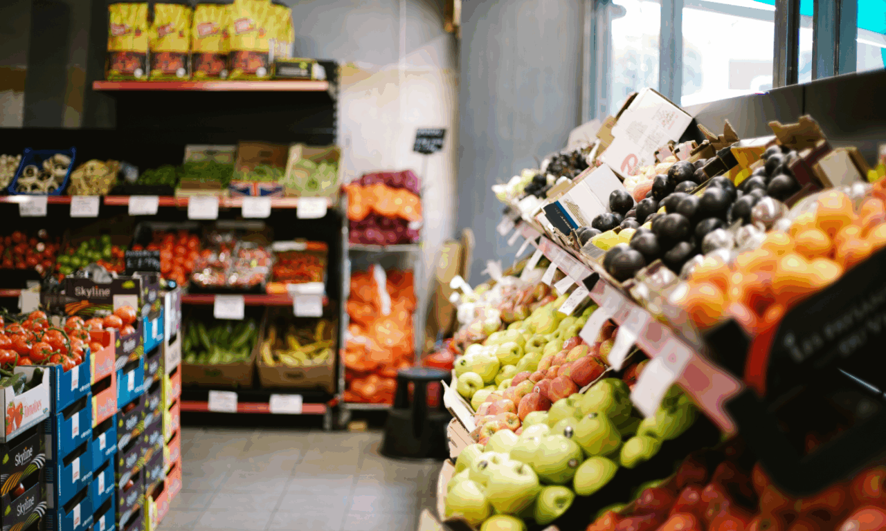 Lombardia, 5,5 milioni per nuovi negozi di alimentari nei piccoli Comuni e nelle frazioni