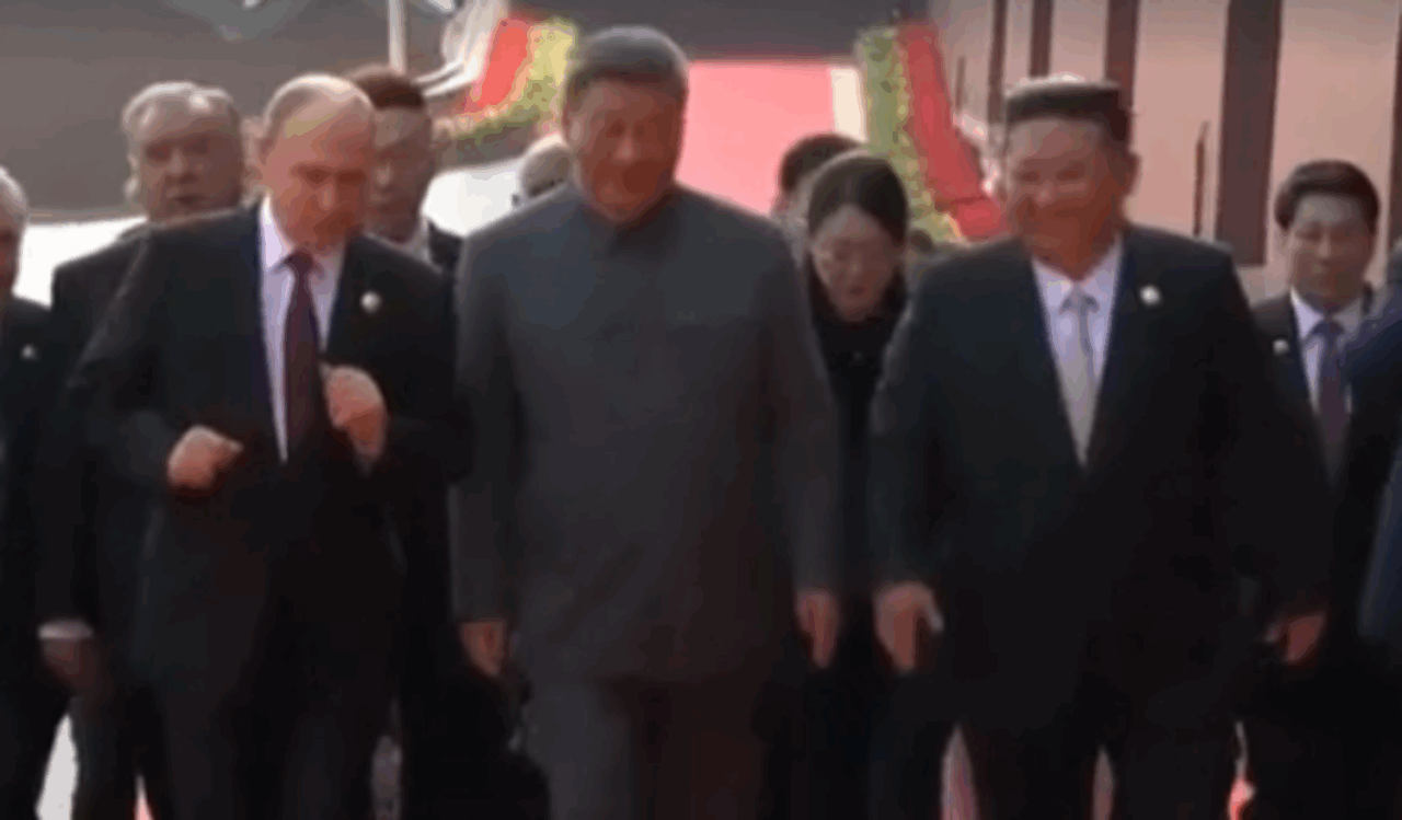 Putin a Kim: “Russia e Corea del Nord lottano insieme contro il nazismo moderno”
