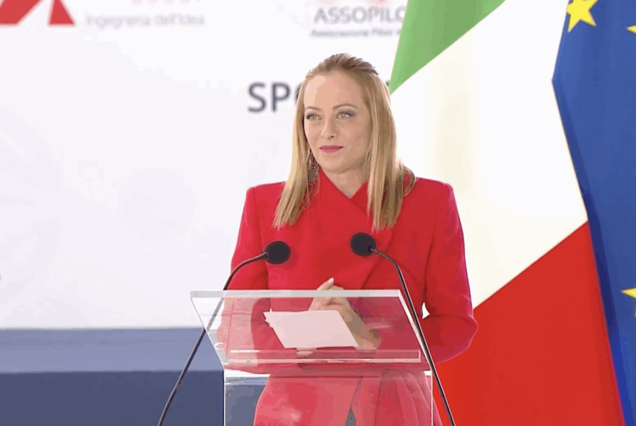 Meloni: “Traffico di migranti è moderna schiavitù. Calo degli sbarchi prova che è fenomeno governabile”