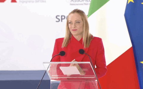 Meloni: “Traffico di migranti è moderna schiavitù. Calo degli sbarchi prova che è fenomeno governabile”