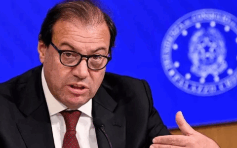 Manovra, Leo spinge per il taglio dell’Irpef al ceto medio