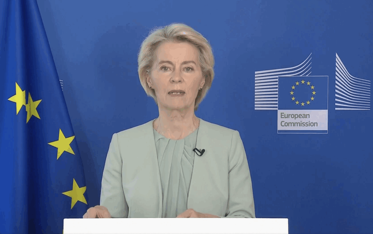 Ue, via libera al 19esimo pacchetto di sanzioni contro la Russia: stop al gas liquefatto