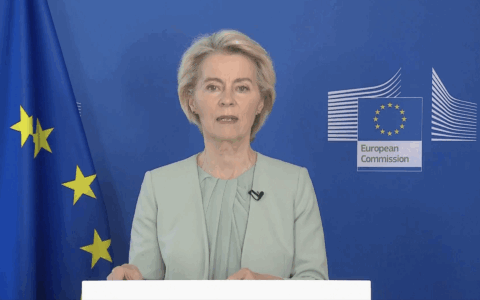 Ue, via libera al 19esimo pacchetto di sanzioni contro la Russia: stop al gas liquefatto